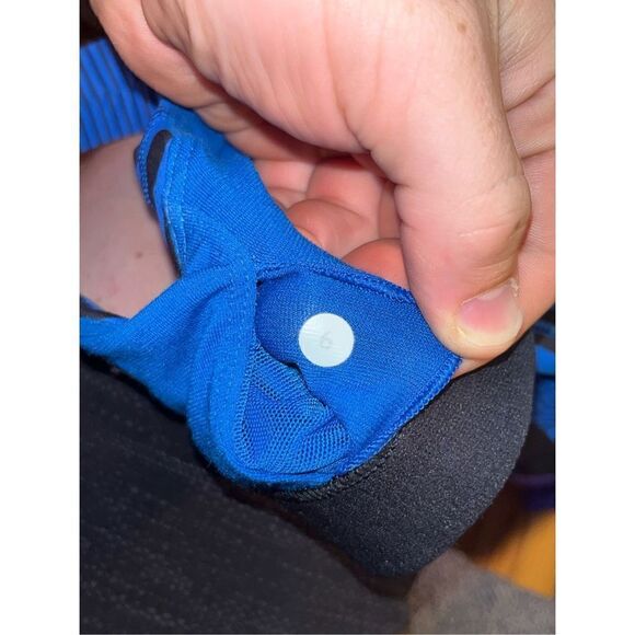 Lululemon Black and Blue In a Flash Sports Bra Size 6 - Picture 3 of 3